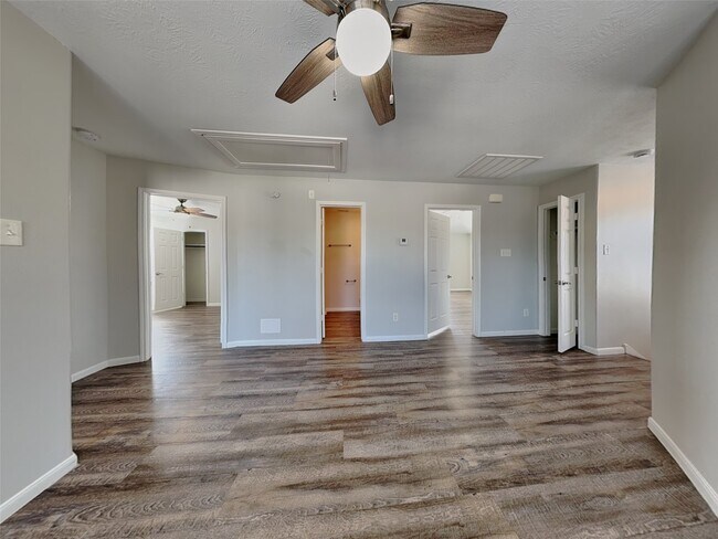 Building Photo - 21711 Falcongate Ct