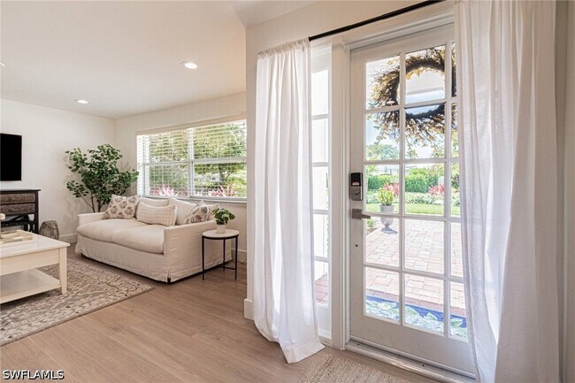 Building Photo - 1530 Mandarin Rd