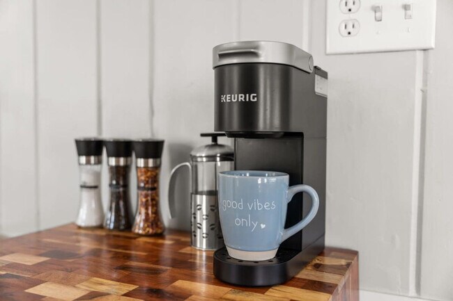 Building Photo - 71 Church St