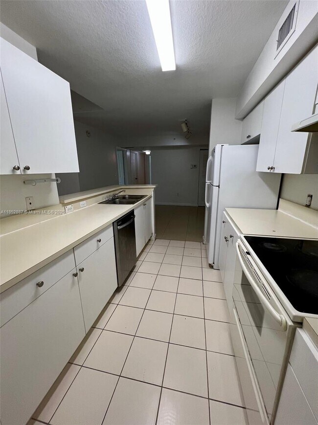 Building Photo - 15400 SW 284th St