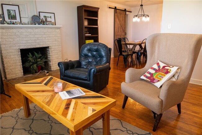 Building Photo - 1861 W Deane St