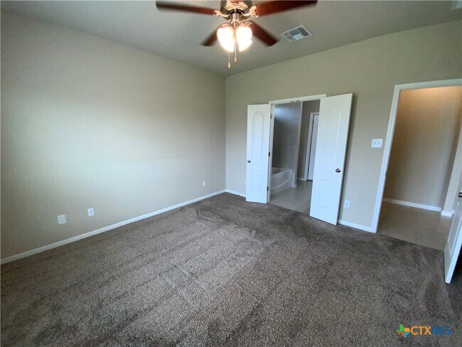 Building Photo - 1228 Grand Oak Trl