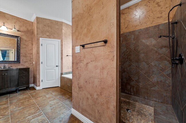 Building Photo - 7030 Flagstone Cir