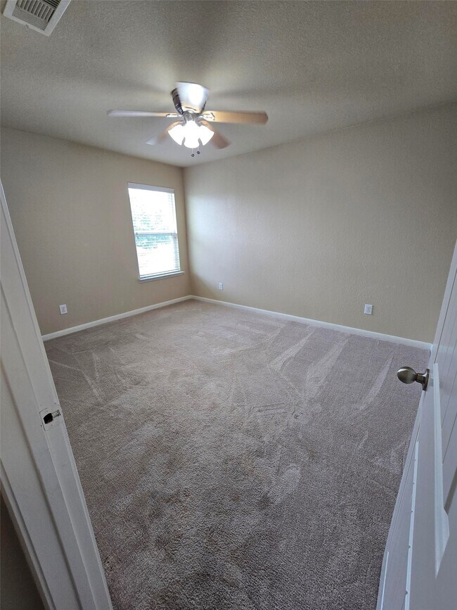 Building Photo - 6119 Grassy Haven Ln