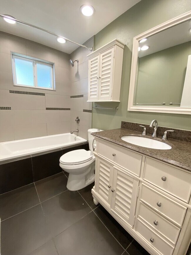 Building Photo - Spacious & Updated Home in Lakewood!-Open Floor plan, Outdoor Living Space, Garden Beds, & More!!!