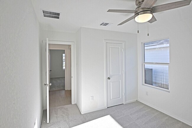 Building Photo - 3813 Low Tide