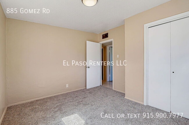 Building Photo - 885 Gomez Rd