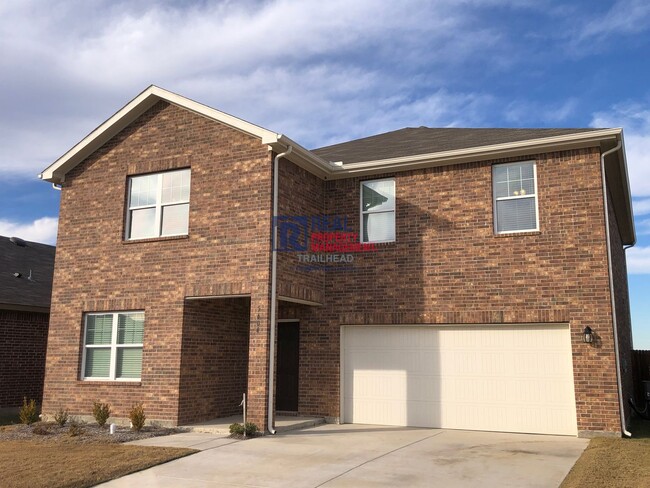 Building Photo - Spacious 5 Bedroom/3 Full Bath Open Concep...
