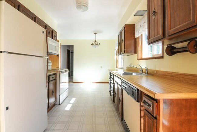 Building Photo - 3 bedroom in Renton WA 98059