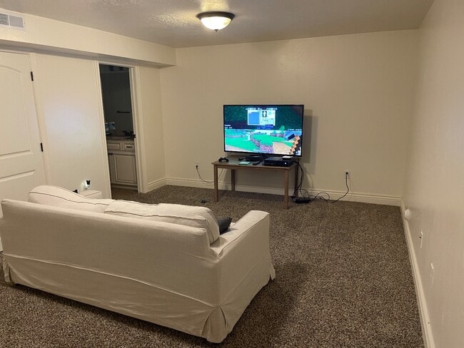 Building Photo - 714 S 150 E