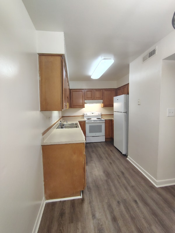 Building Photo - 600 Reusens Rd