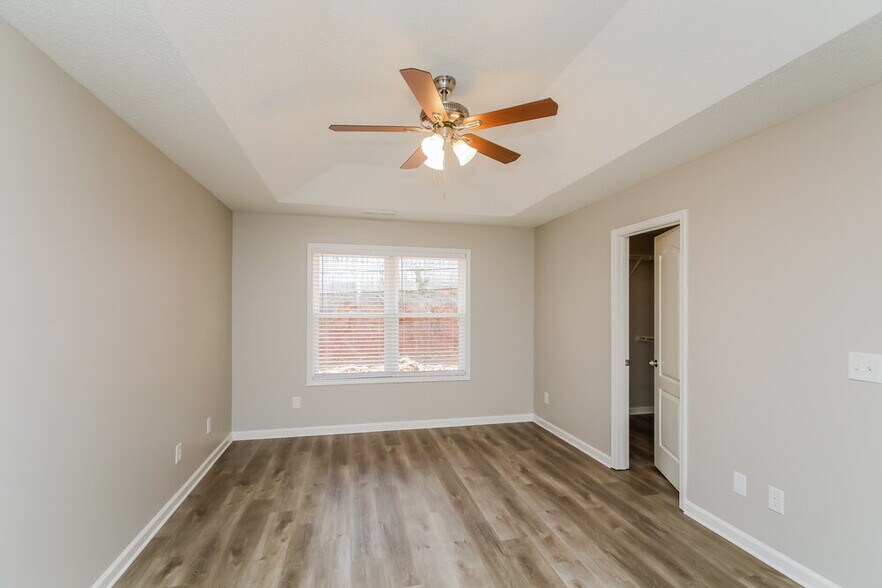 Building Photo - 225 Comet Ct