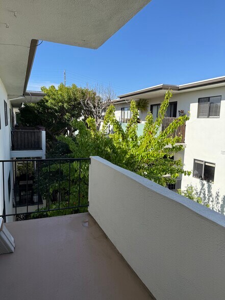 Building Photo - 5000 S Centinela Ave