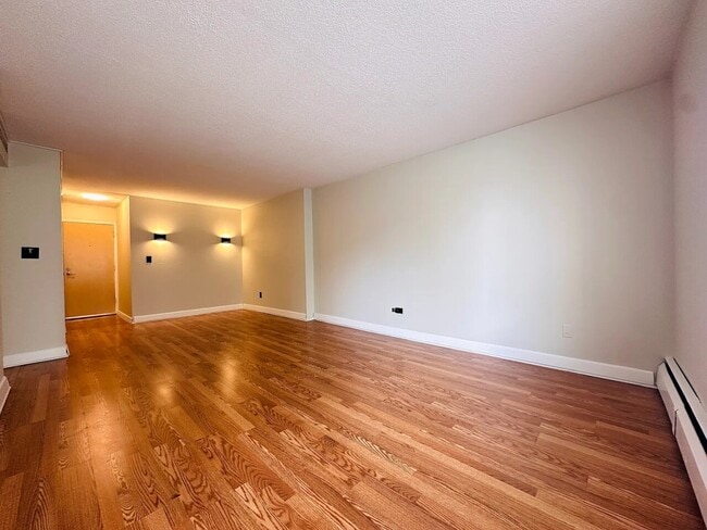 Building Photo - 1409 N Prospect Ave