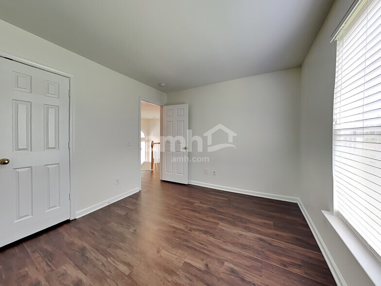 Building Photo - 3796 Windstream Way