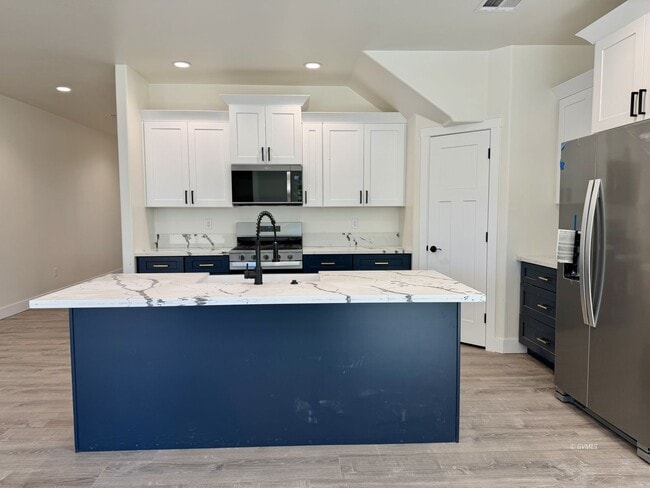 Building Photo - 1204 S Central Ave