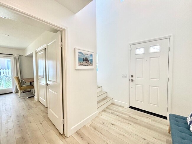 Building Photo - 4 Bedroom + 3.5 Bathroom Townhome | The Westerlies | Unfurnished