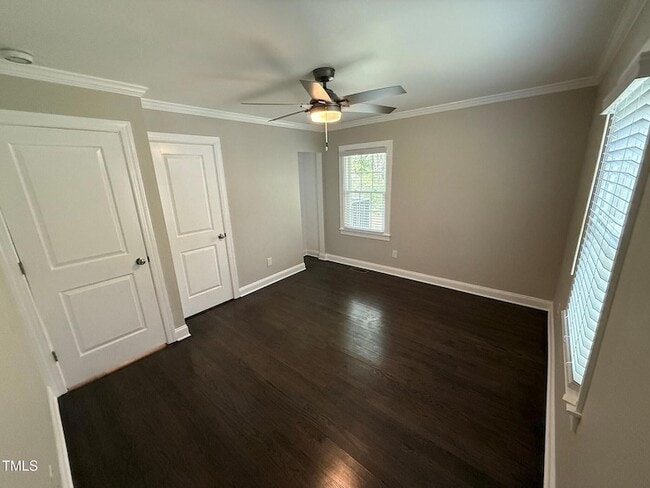 Building Photo - 215 Walnut St