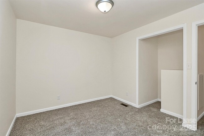 Building Photo - 518 Echodale Dr