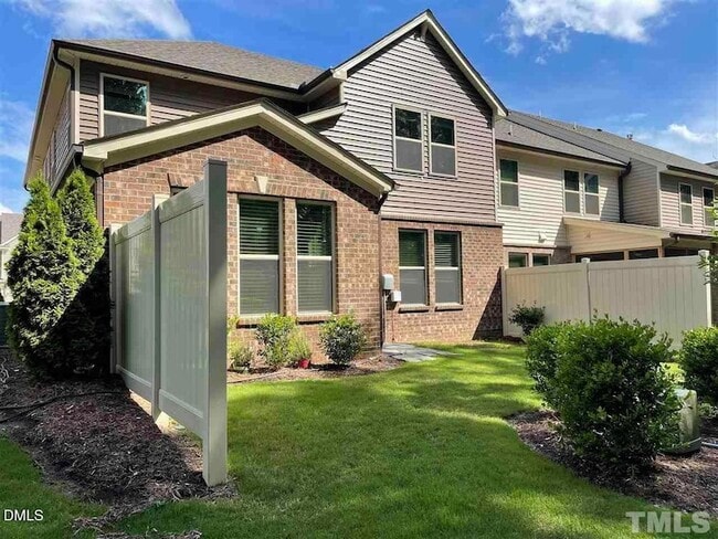 Building Photo - 811 Rymark Ct