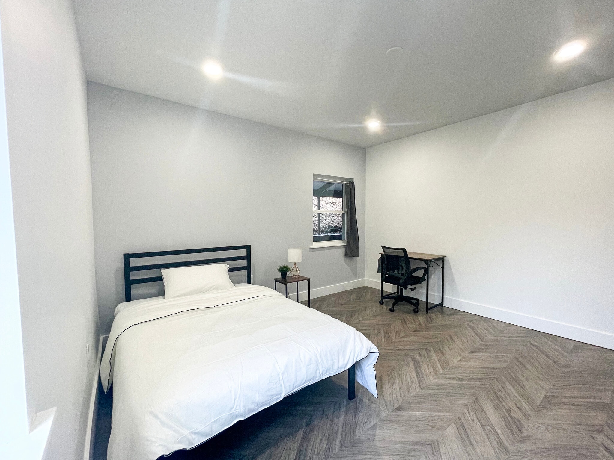 Building Photo - 4027 Beechwood Blvd