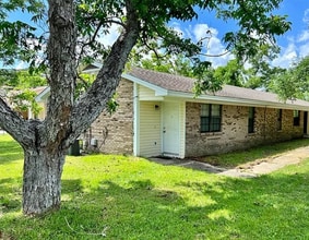 Building Photo - 2114 Hollyhill Rd