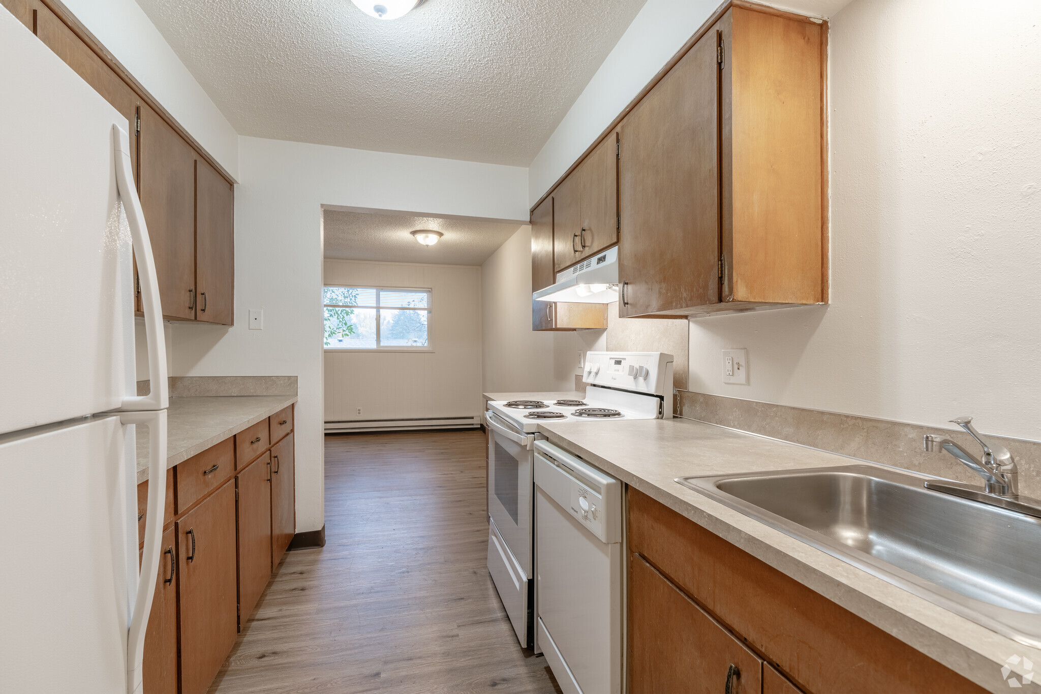 2BR, 1BA - 950SF Kitchen - Brooktree Apartments