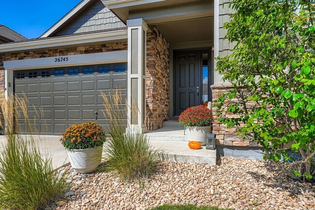 Building Photo - Beautifully maintained 5-bedroom home with a large finished basement, club access, and top-rated ...