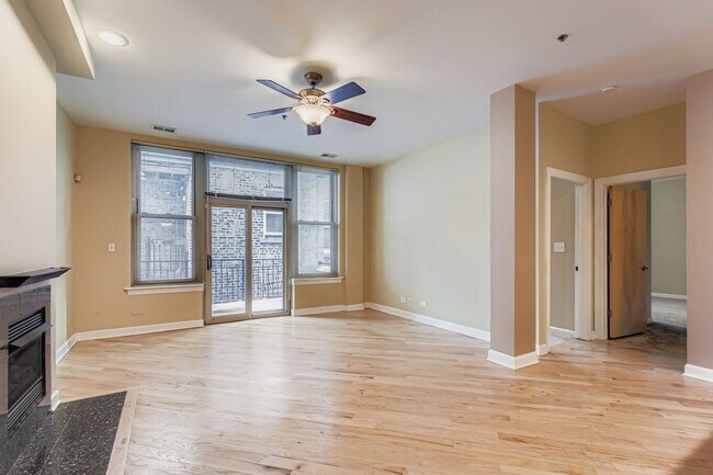 Building Photo - Beautiful 2BD/2BTH Apartment on Lawrence  FOR RENT!