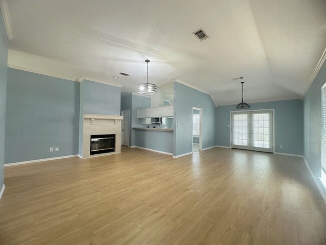 Building Photo - 7830 Blue Bonnet St