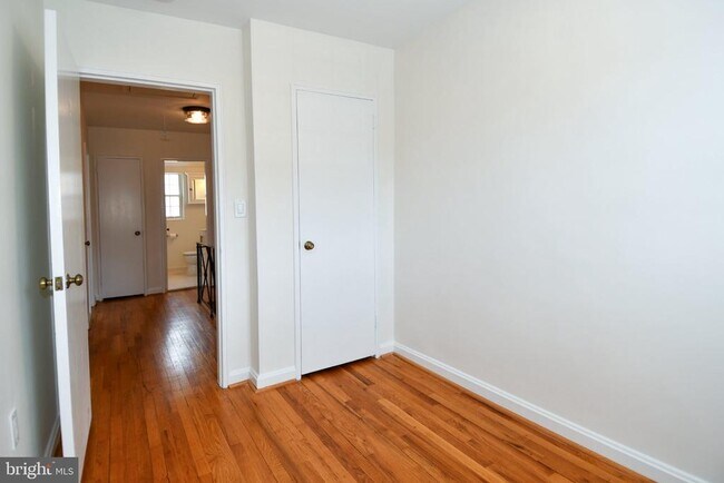 Building Photo - 3737 Ingalls Ave