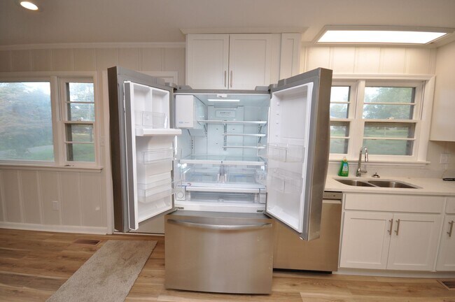 Building Photo - House in Benton City Limits