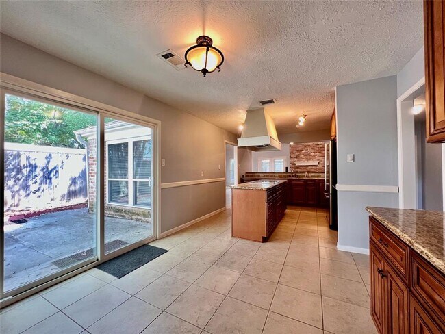 Building Photo - 11407 Briar Rose Dr