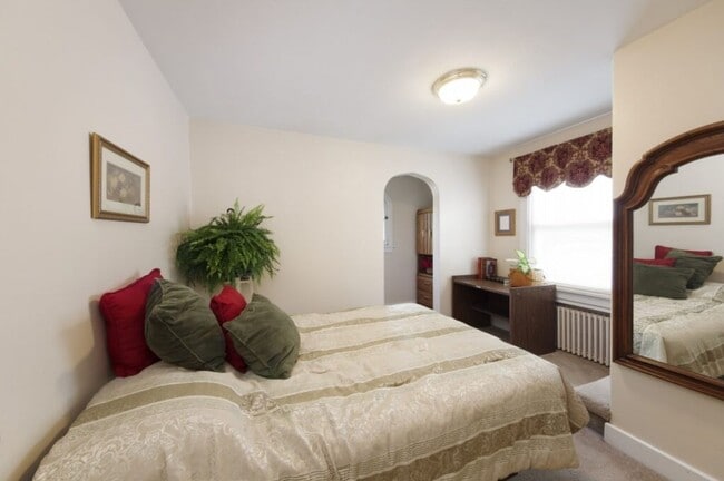 Building Photo - 723 S Allen St