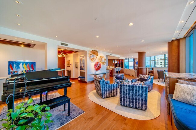 Building Photo - 2Bd/2.5Ba Seattle  Penthouse