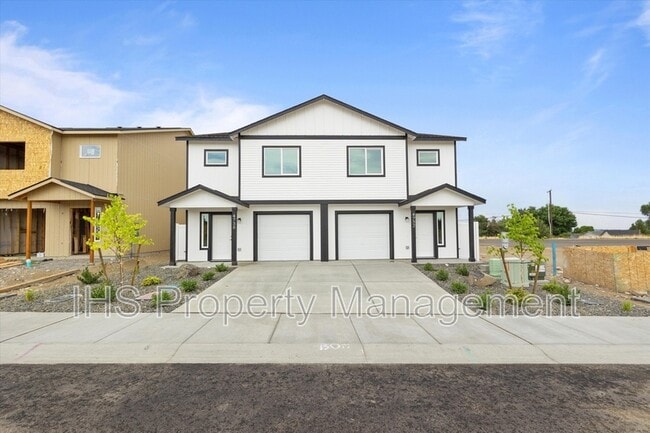 Building Photo - 4817 W Quinault Dr