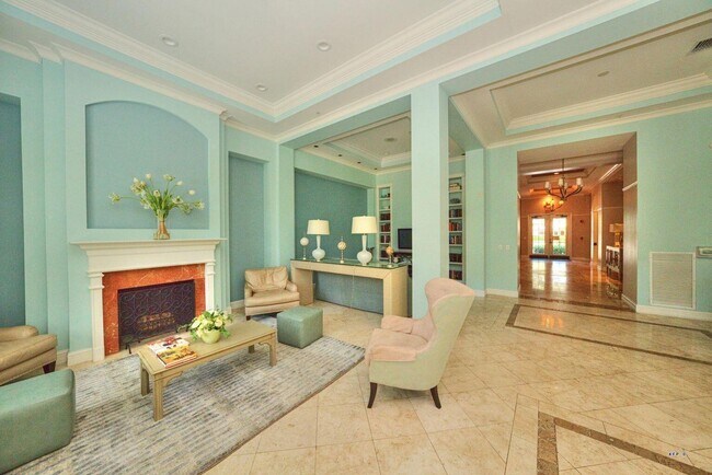 Building Photo - 630 S Sapodilla Ave
