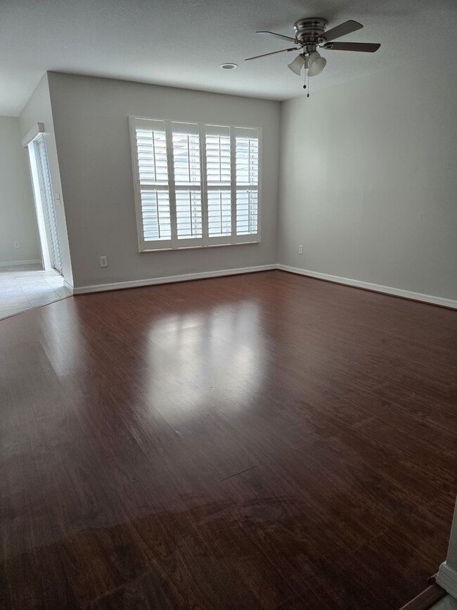 Building Photo - Avalon Park: 3 Bedroom, 2.5 Bath, 2 Car Garage Townhome