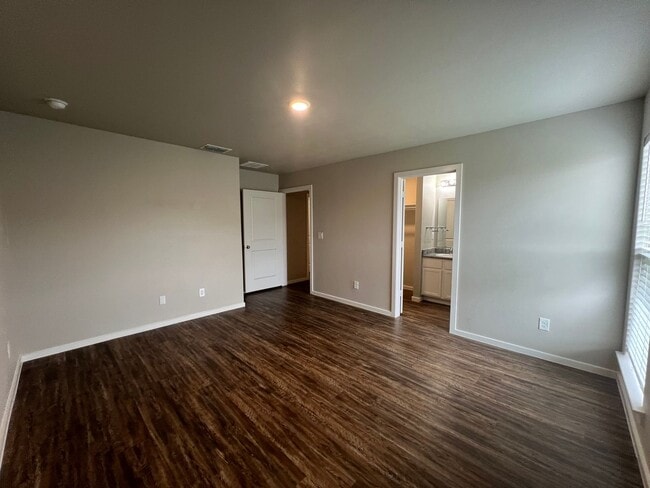 Building Photo - Available June in Frenship ISD: 3-Bedroom, 2-Bath Home!