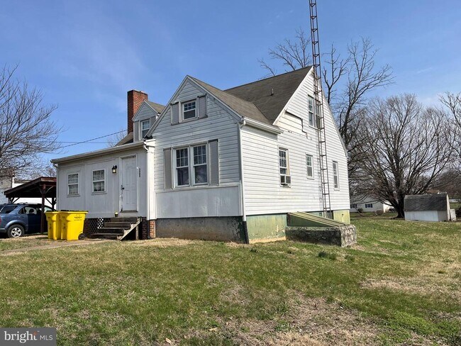 Building Photo - 3089 Winchester Ave