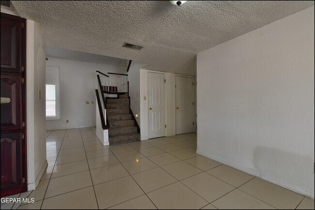 Building Photo - 695 Bluff Canyon Cir