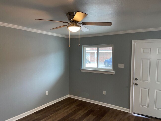 Building Photo - 4540 Crown Ave