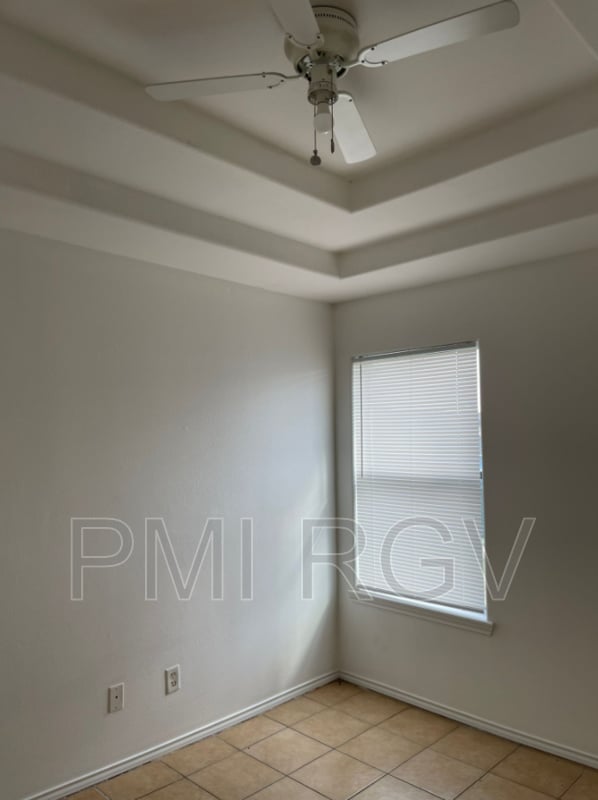 Building Photo - 1503 E Coyote St