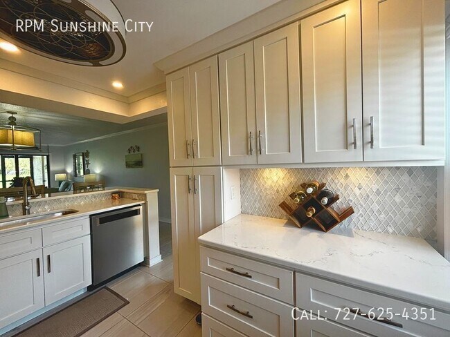 Building Photo - 5724 La Puerta Del Sol Blvd S