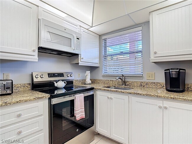 Building Photo - 200 Turtle Lake Ct