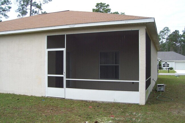 Building Photo - Newly renovated 3 bed, 2 bath home located minutes from Palm Coast dining, shopping, and the beach
