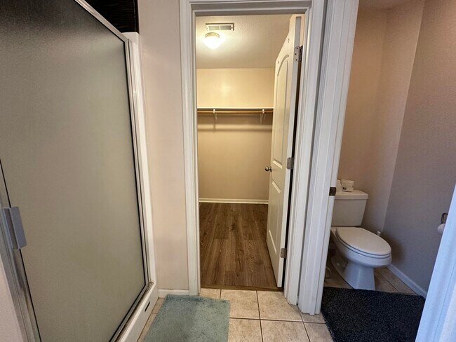 Building Photo - 305 Port Way