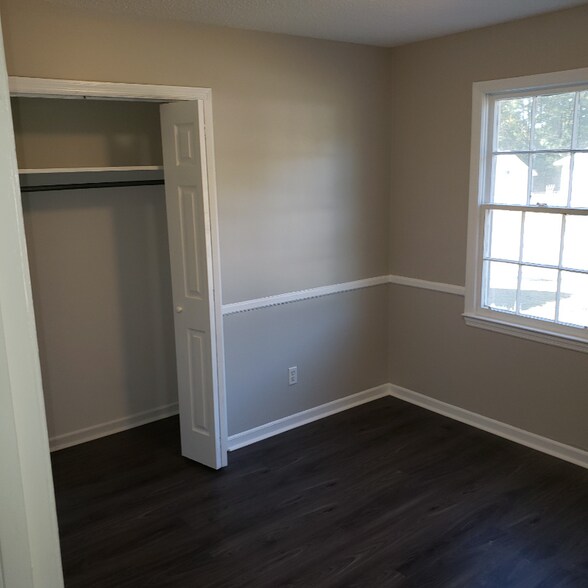 Building Photo - 119 Meadow Wood Dr