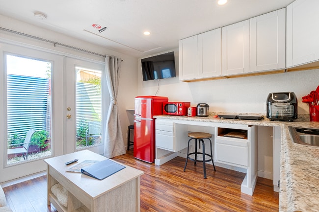 Building Photo - 515 Mountain View Ave