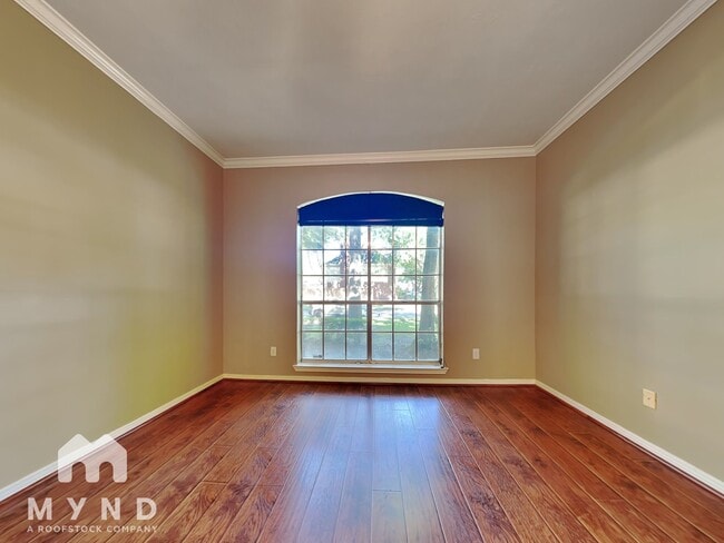 Building Photo - 2219 Garden Terrace Dr